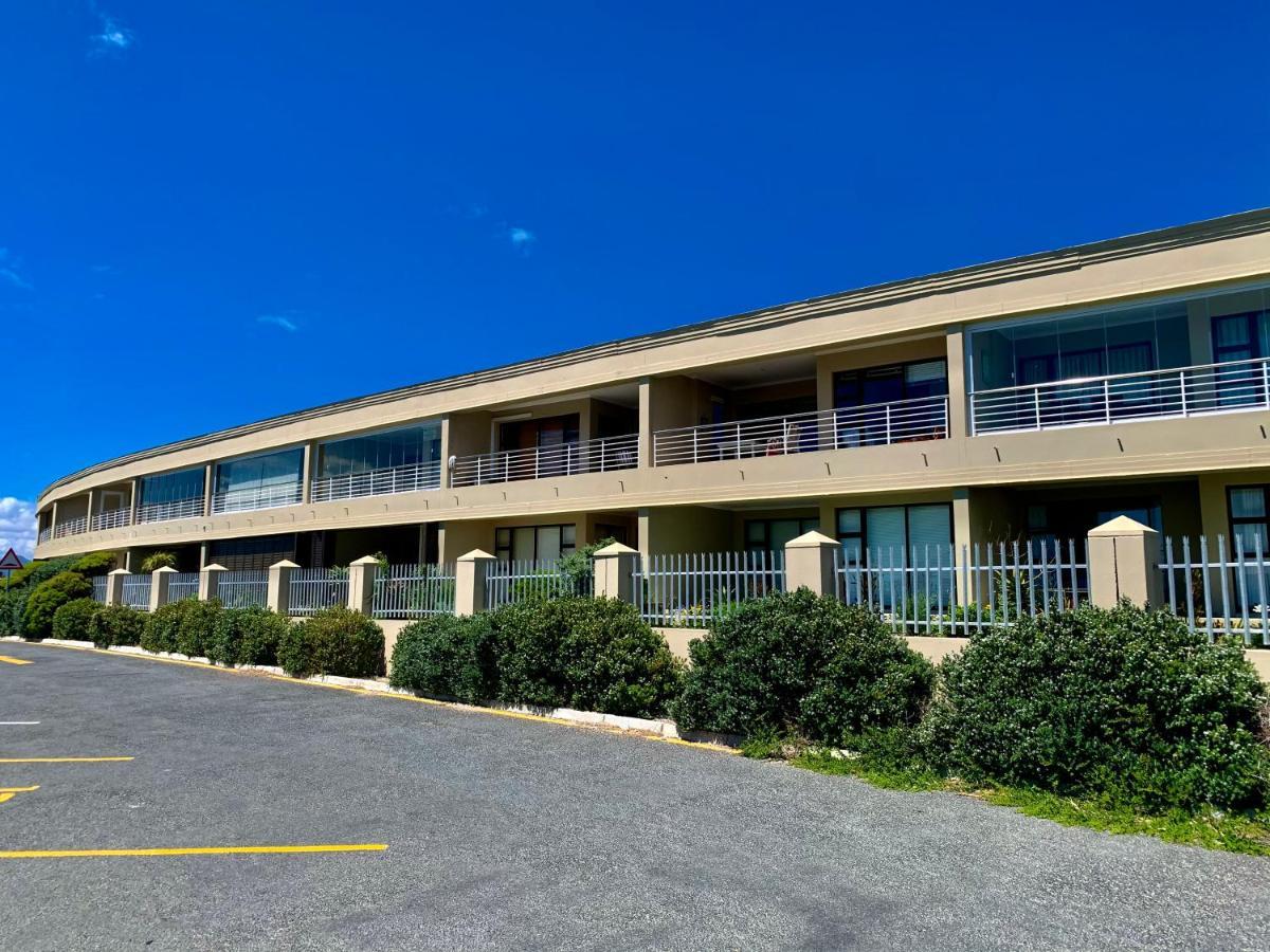 Sage At Whale Cove - Sea Facing Apartment De Kelders Extérieur photo